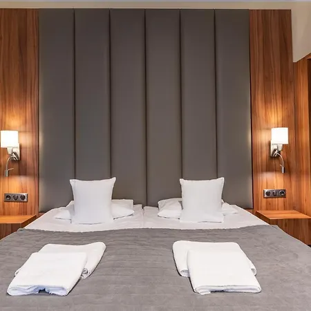 Wodnik 4*