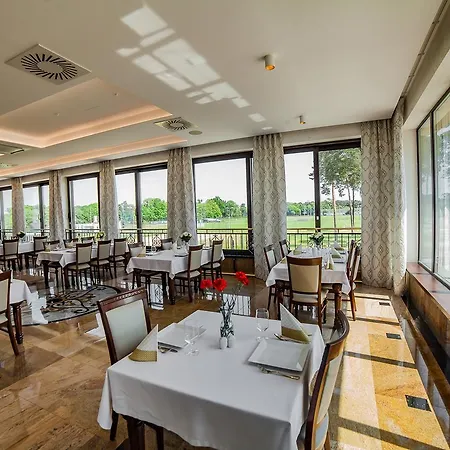 Wodnik 4* بيدغوستيا